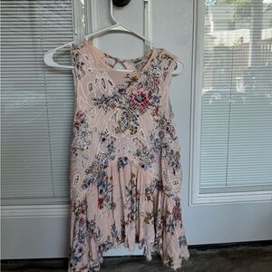 Gimmicks by BKE women’s floral top